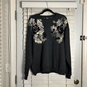 Wild Fable Dark Gray Crewneck Pullover Sweater White Black Floral Accents XL